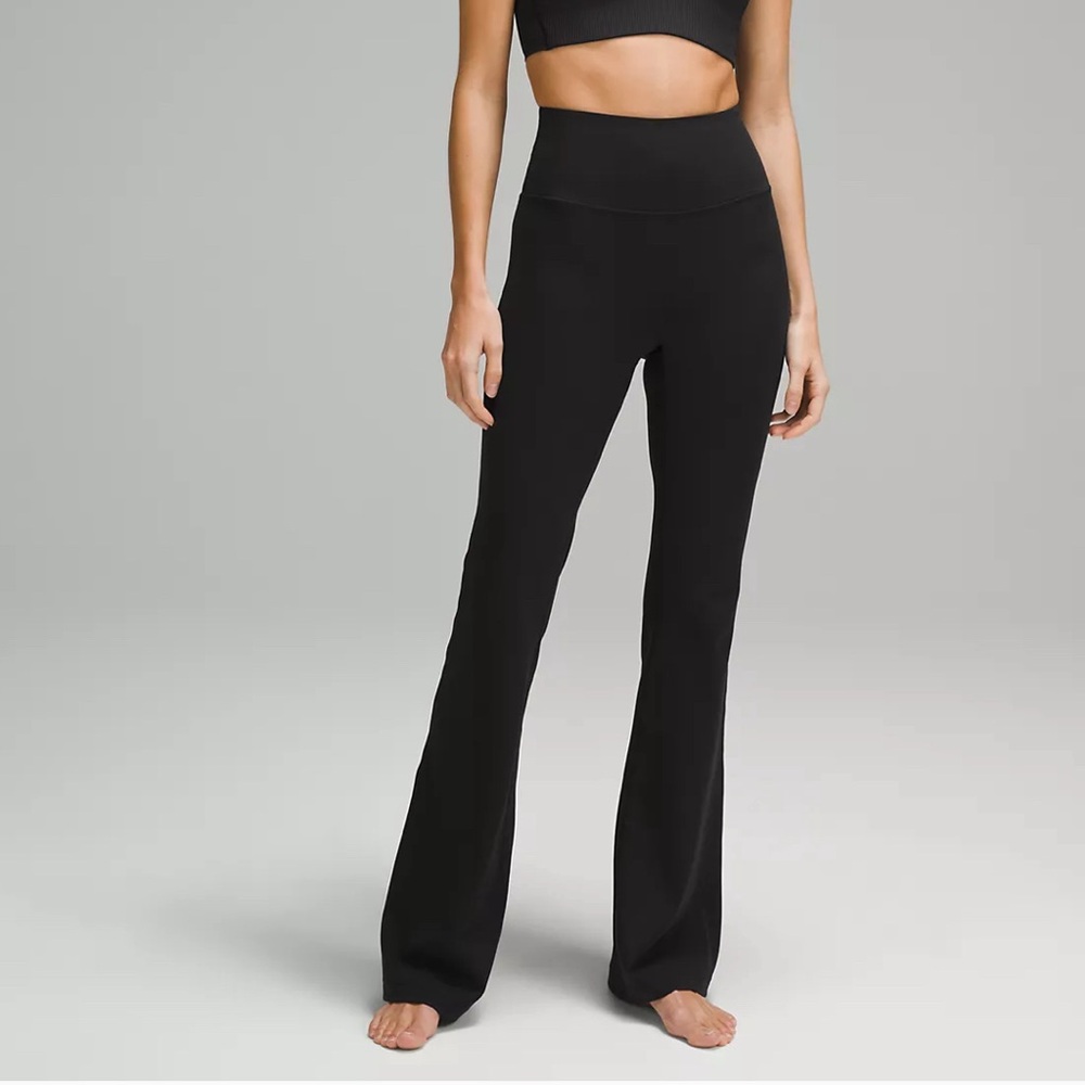 Lululemon Groove Pant Reversible black to purple colour block band sz 6